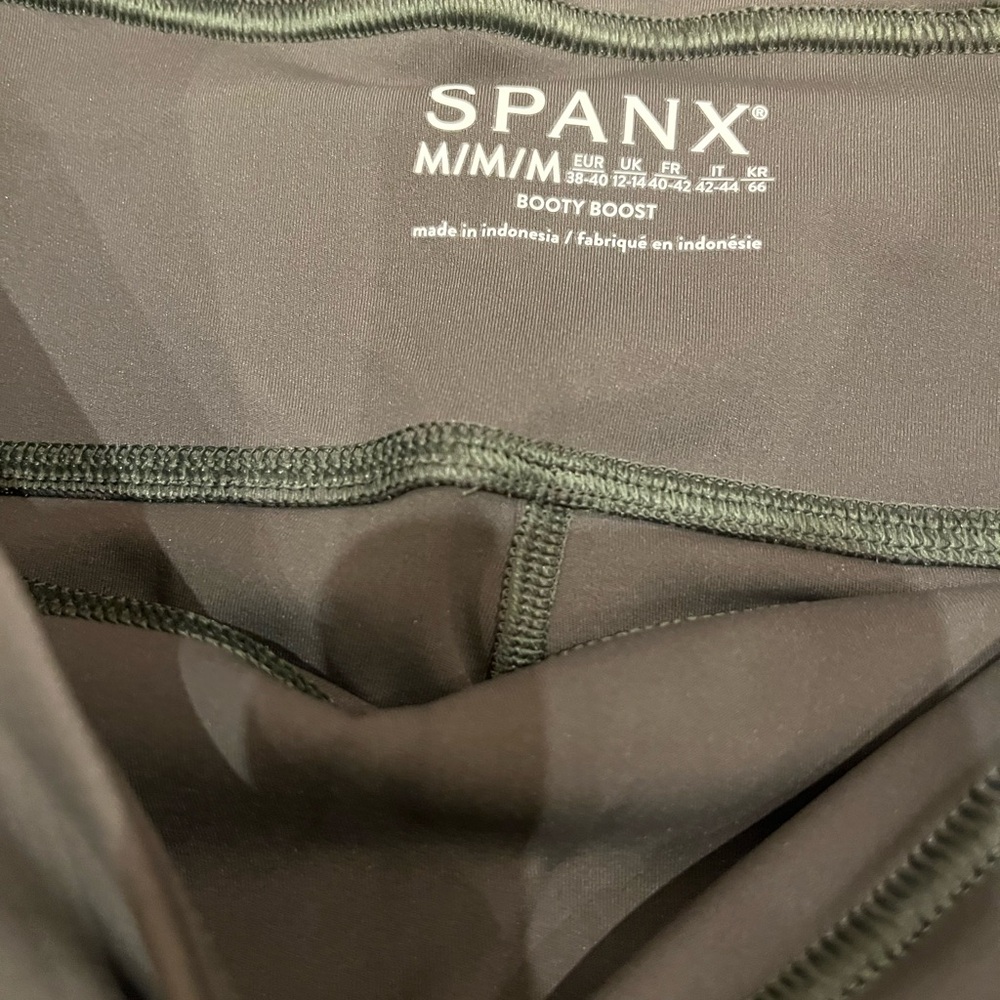 SPANX NWT Booty Boost Skirt around 7/8 Skirted Leggings - Picture 4 of 7